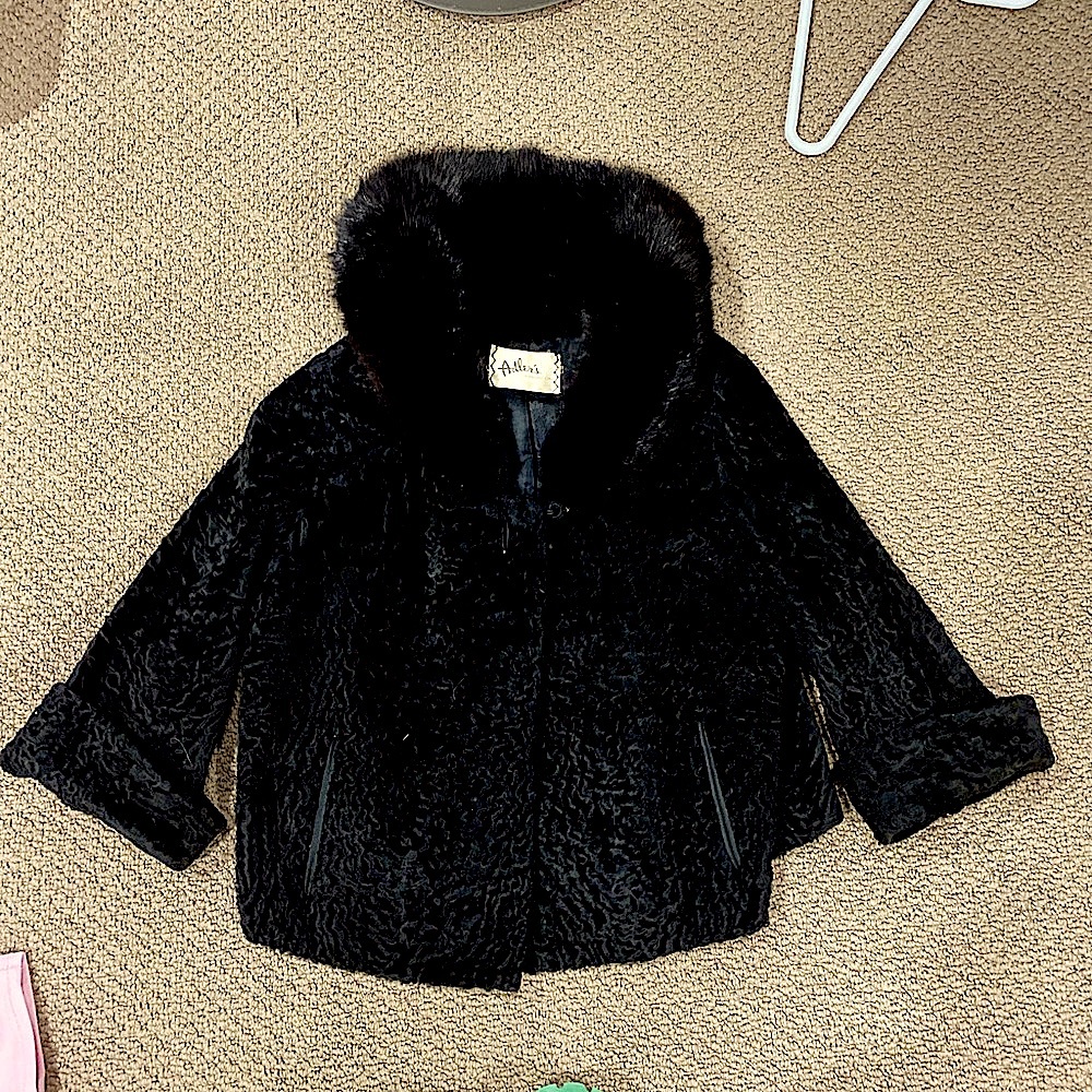 FOX FUR with LAMB FUR short 50’s short women’s coat fit is extremely attractive